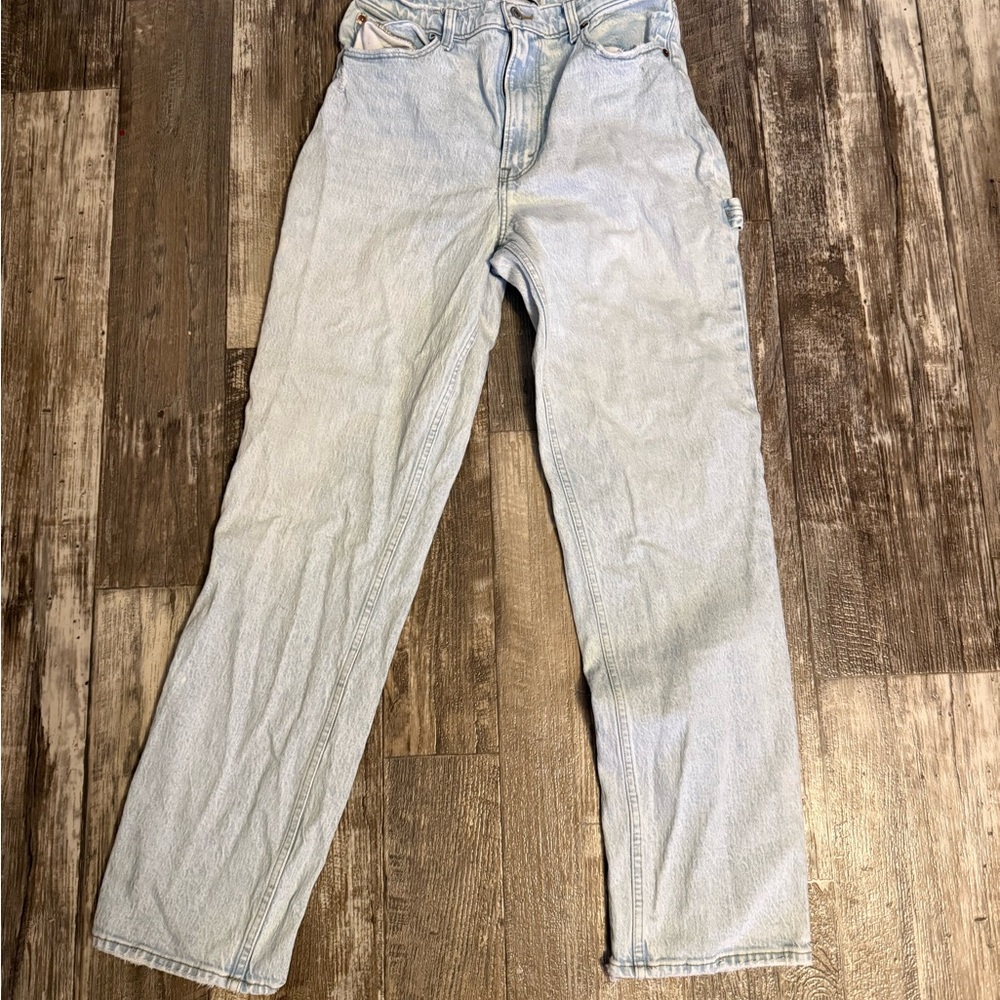 Abercrombie & Fitch “The 90’s Straight Ultra High Rise” Light Blue Jeans